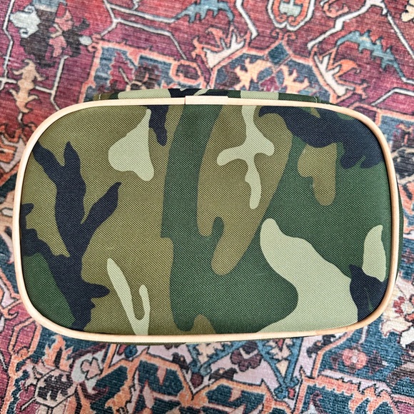 Jon Hart Design Makeup Case - Picture 6 of 7